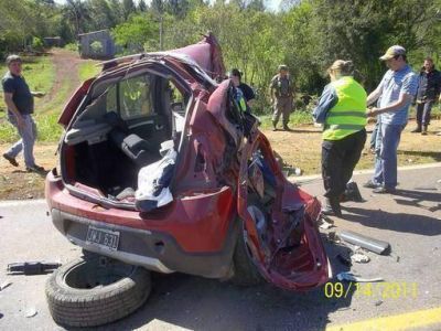 En brutal triple choque en Puerto Leoni murieron tres j�venes turistas chaque�os
