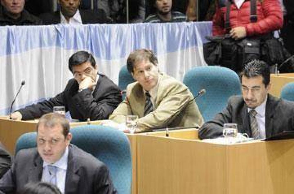 No sin cr�ticas en el recinto, el endeudamiento no se trat�