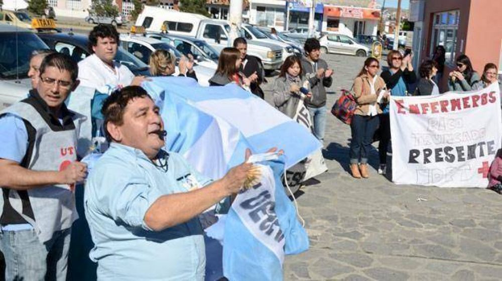 Funcionarios de Peralta evitaron una reuni�n que acordaran con enfermeros