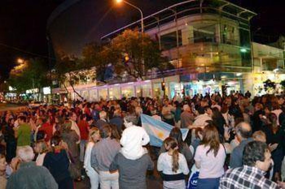 Pergamino se sum� a la protesta contra el Gobierno