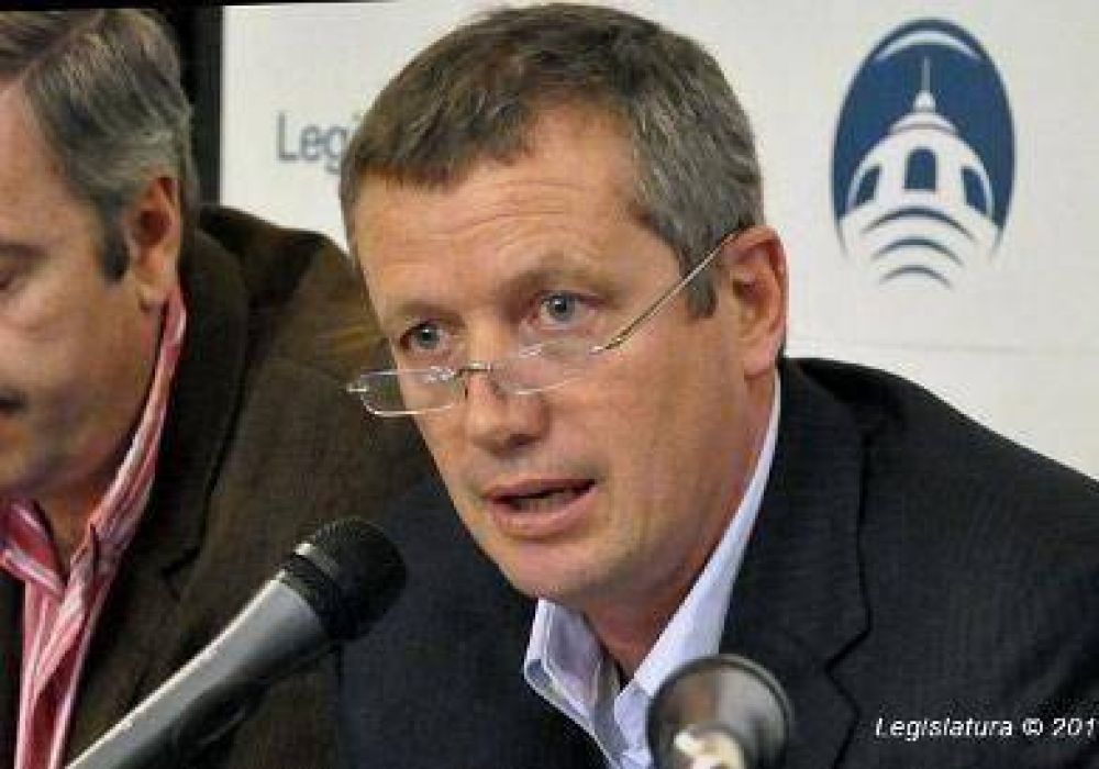 Legislatura: Monz� anticip� que quieren primarias y boleta �nica