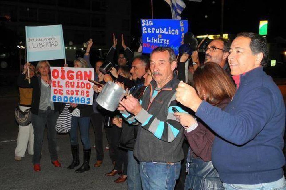 Las cacerolas sonaron tambi�n en Punta del Este