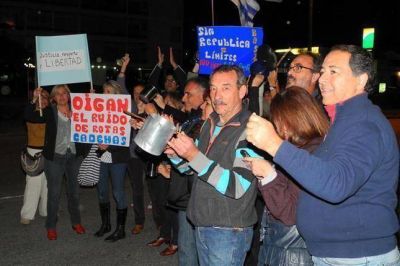 Las cacerolas sonaron tambi�n en Punta del Este