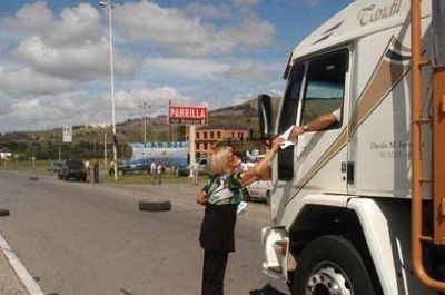 Acto, asado y reclamos en �El Para�so�, a un a�o del conflicto por la resoluci�n 125.
