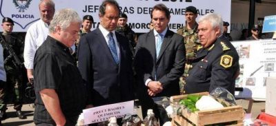 Tras el pedido de exoneraci�n, Scioli desaf�a al kirchnerismo y se muestra con Matzkin