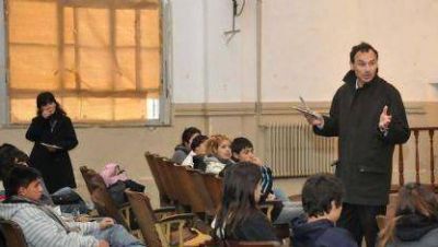 La Plata: La Municipalidad lleva a las escuelas el programa �Quiero Ser�