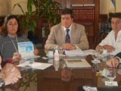 Mariotto recibi� a los padres de v�ctimas de mala praxis en Malvinas Argentinas