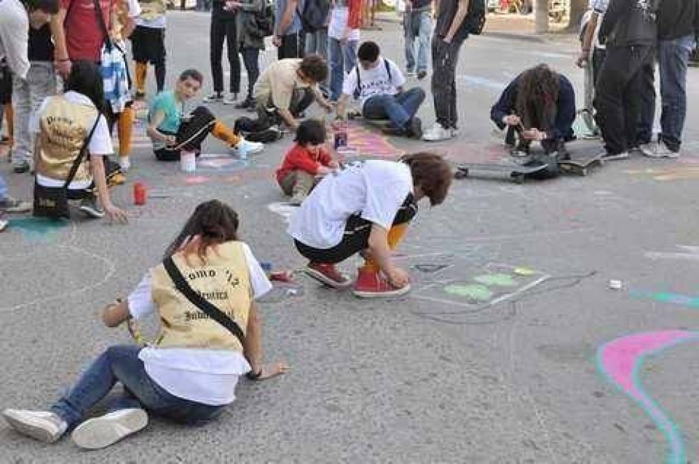 La Escuela de Bellas Artes cop� la cuadra