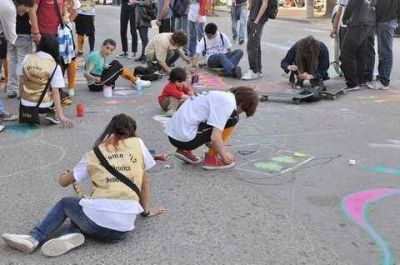 La Escuela de Bellas Artes cop� la cuadra