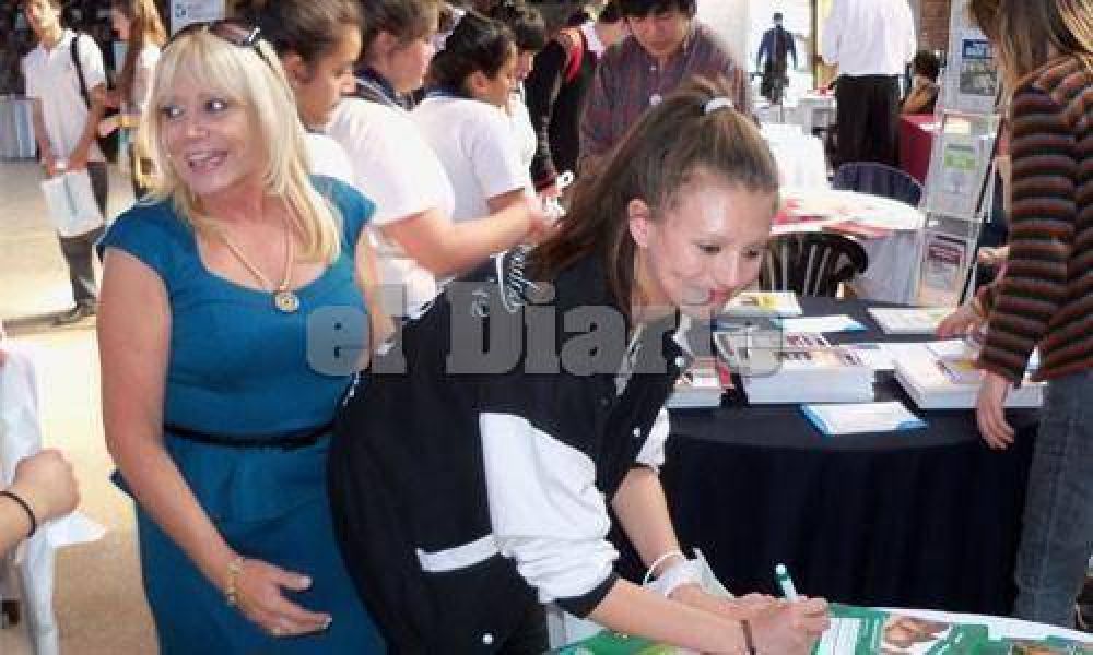 Miles de j�venes descubrieron la oferta educativa del distrito
