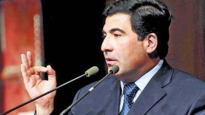 Echegaray dice que no se va y que seguir� en su cargo �hasta diciembre�