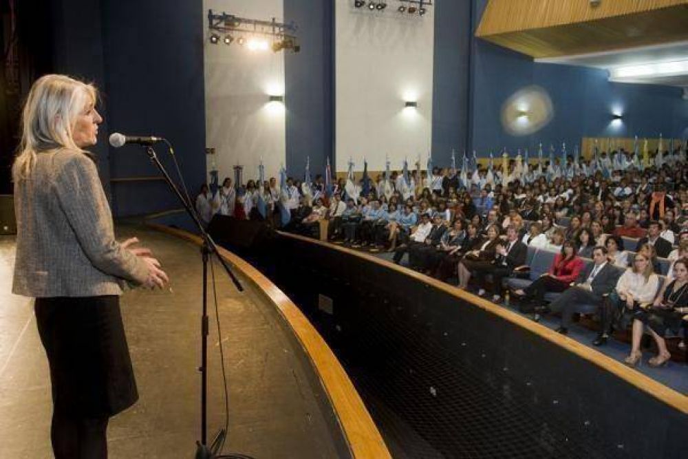  Homenajearon a los docentes catamarque�os
