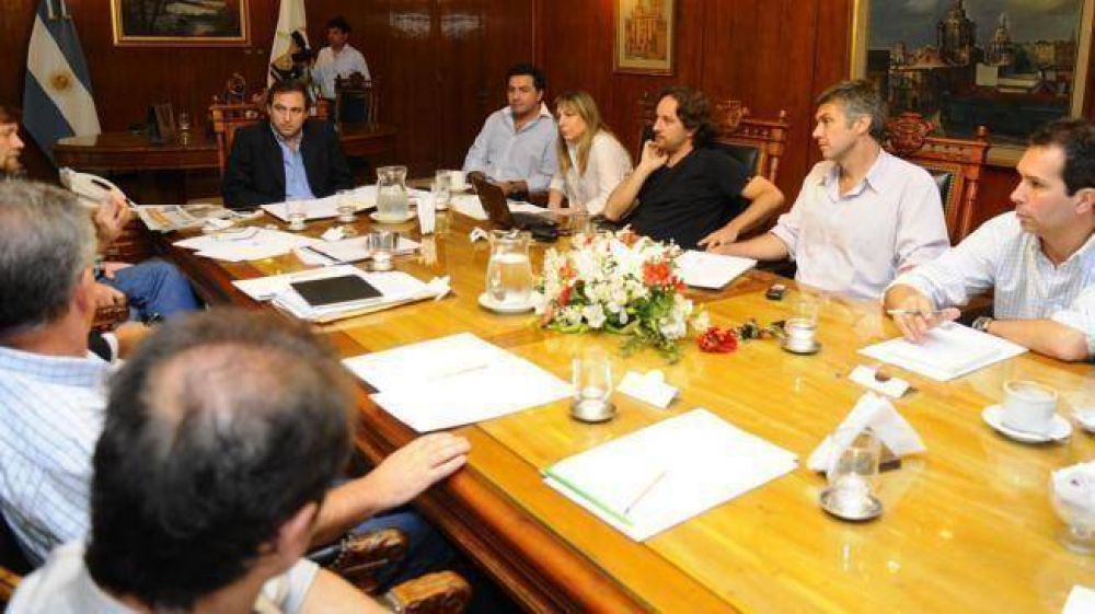 Mestre fren� la partida de Dequino y no descart� cambios