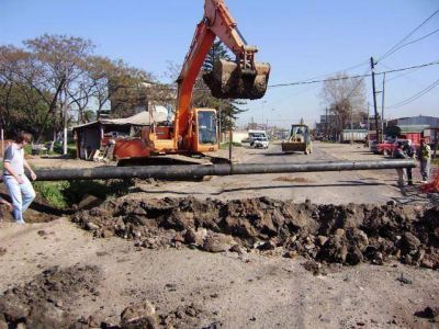 Mejoras en desag�es de Camino y 822
