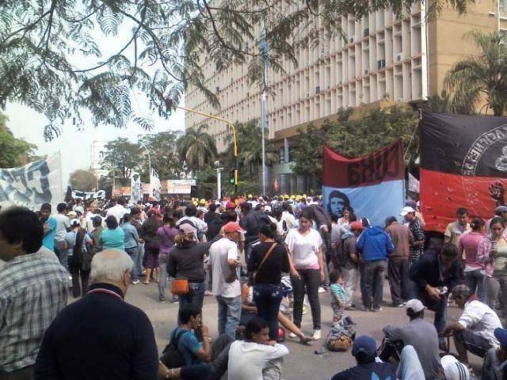 Masiva marcha en repudio a la represi�n contra la protesta social