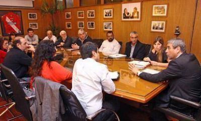 Ferraresi se reuni� con directores de Escuelas T�cnicas del distrito