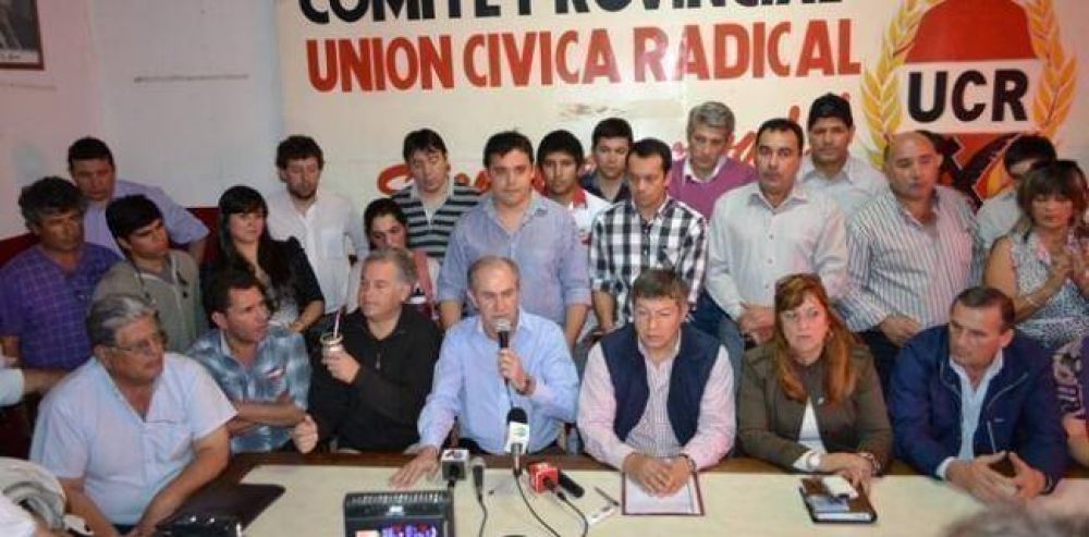 Dirigentes del NEA denuncian campa�a de desprestigio a intendencias radicales