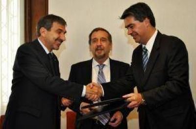 Capitanich suscribi� un convenio con CONICET