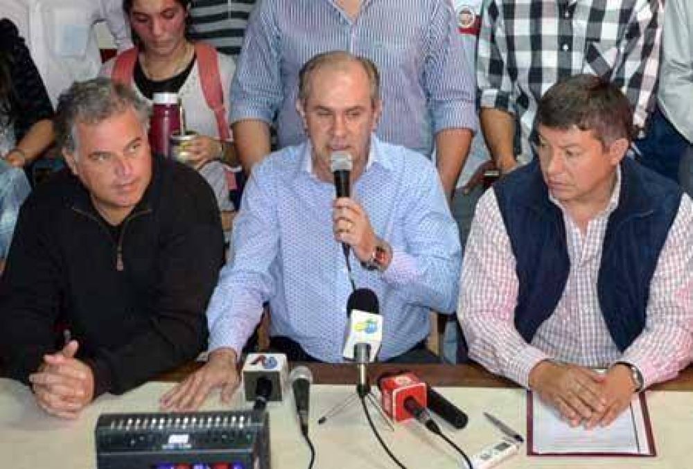 Nikisch volvi� a la vieja casona a respaldar a Aida Ayala 