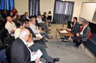 Aguilar y Pedrini avanzan en el di�logo con los partidos pol�ticos