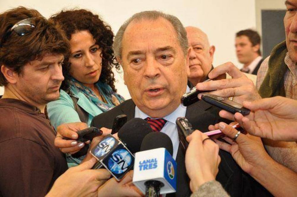 El gobernador molesto con el vernismo por el Megaestadio y la Ley de Hidrocarburos