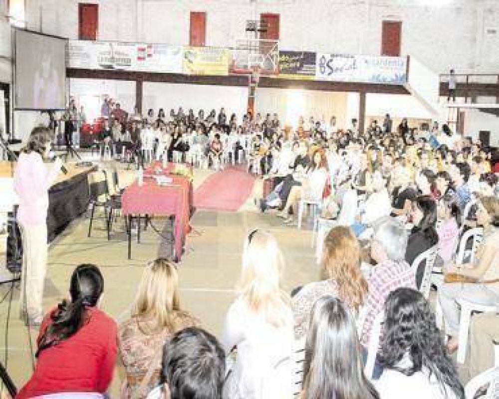 Cerraron el congreso educativo con dos conferencias