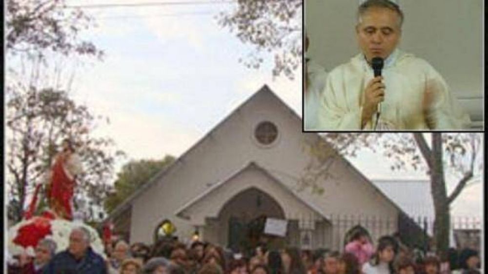 Conmoci�n en Monteros por el caso de un sacerdote acusado de pedofilia