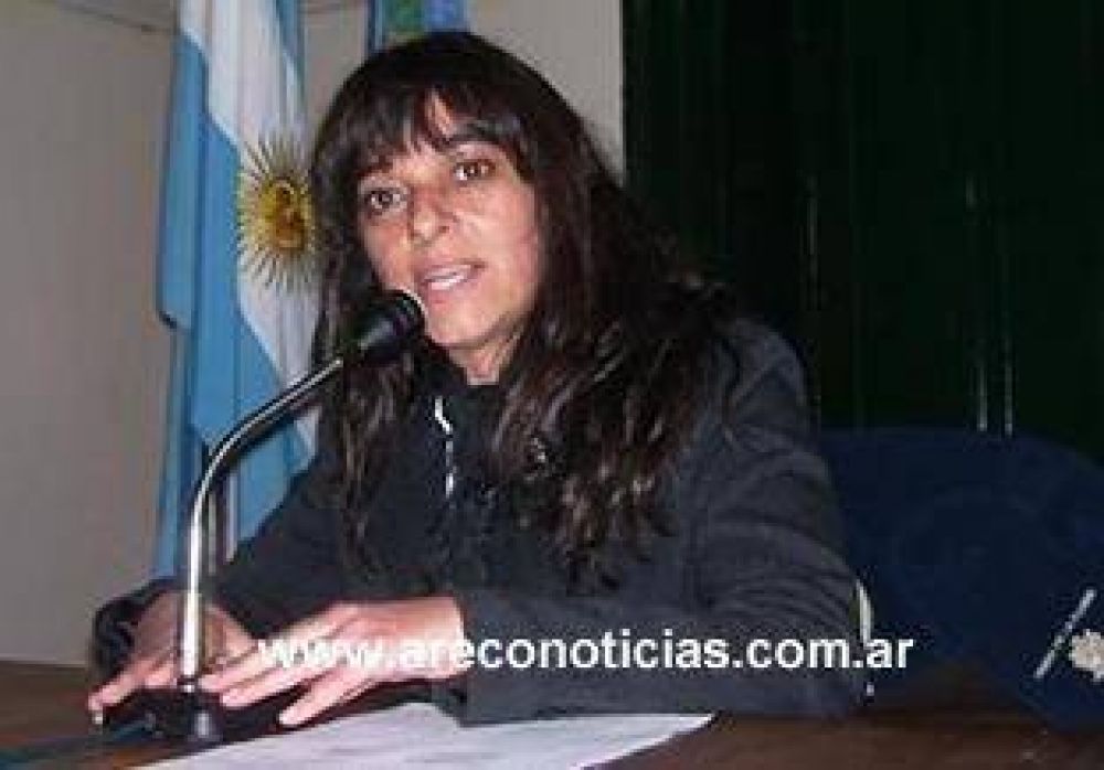 Renunci� la secretaria Mar�a Marta Barrera.