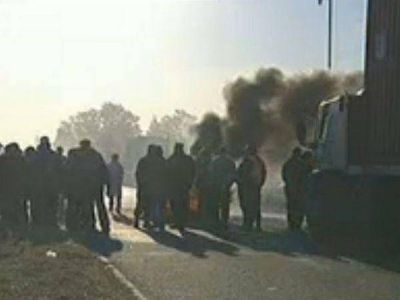 San Antonio de Areco: Arl�a prometi� 36 millones y los vecinos levantaron el corte en Ruta 41.