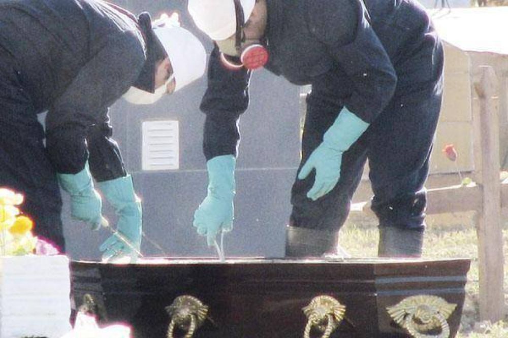 Exhumaron cad�ver de la joven brutalmente asesinada en Fr�as