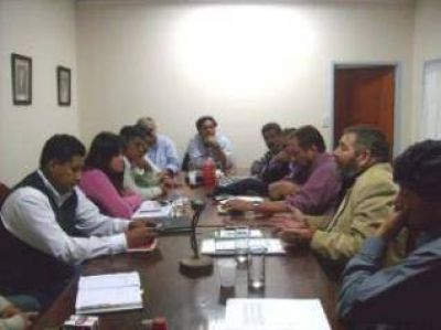 Se concret� reuni�n en el Comit� Provincia de la UCR.