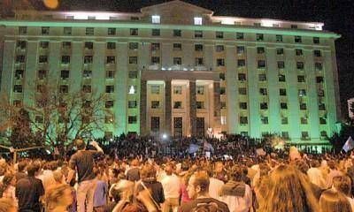 Una autoridad del justicialismo de Capital form� parte de la protesta contra el gobierno nacional