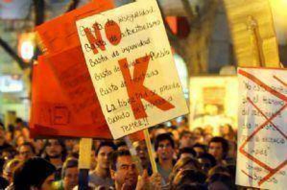Autocr�tica en el oficialismo provincial tras el cacerolazo