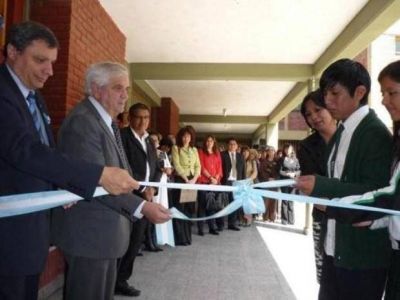 Rindieron homenaje a profesores juje�os
