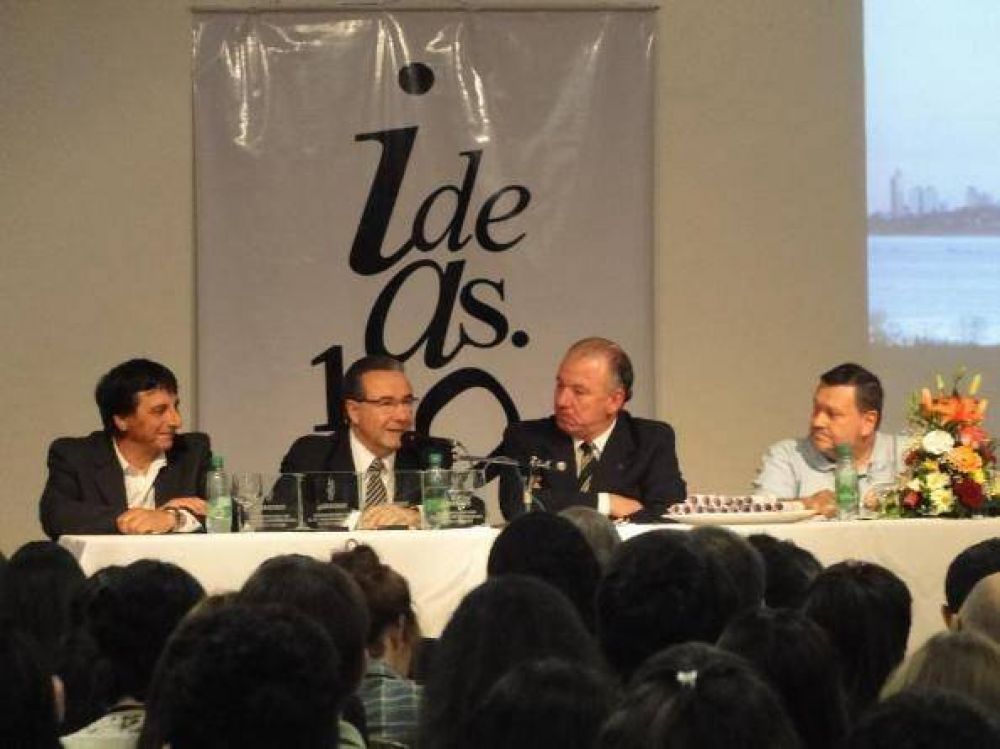 El rol de la ciudad de Posadas se debate al calor de IDEAS 1000