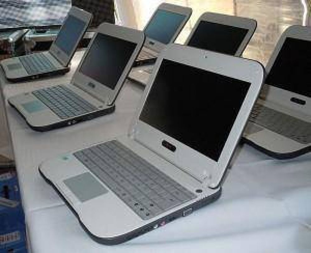 Neuqu�n sigue recibiendo netbooks de Naci�n para las escuelas