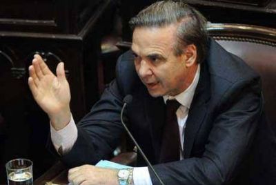 Seg�n �lapol�ticaonline�, Pichetto amenaz� con renunciar como jefe de Bloque