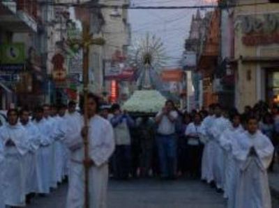 Veneraci�n local al Se�or del Milagro