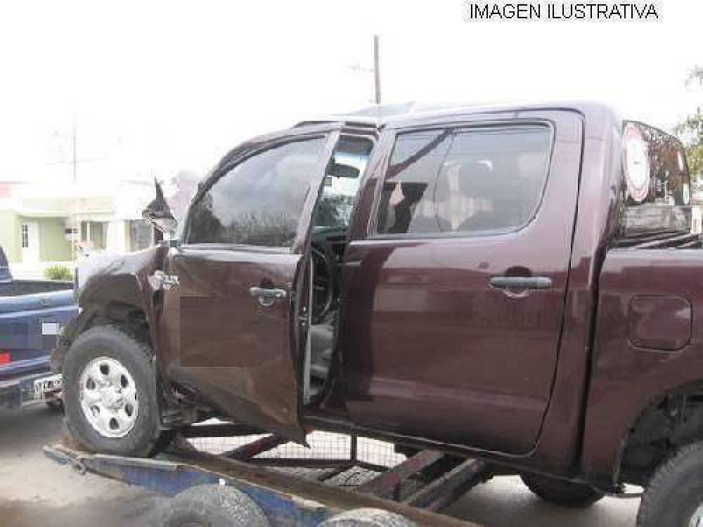  Dos j�venes perdieron la vida tras el vuelco de su camioneta en El Carmen