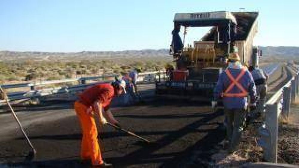 Repavimentaci�n de rutas 40 y 60