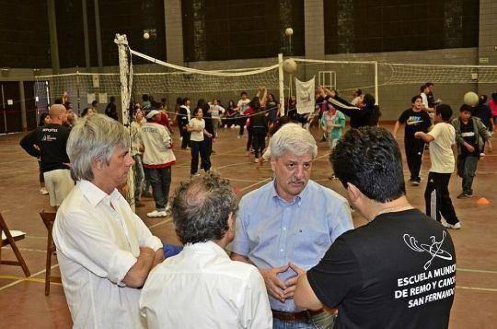 M�s de 400 chicos disfrutaron un encuentro en el Polideportivo N�1