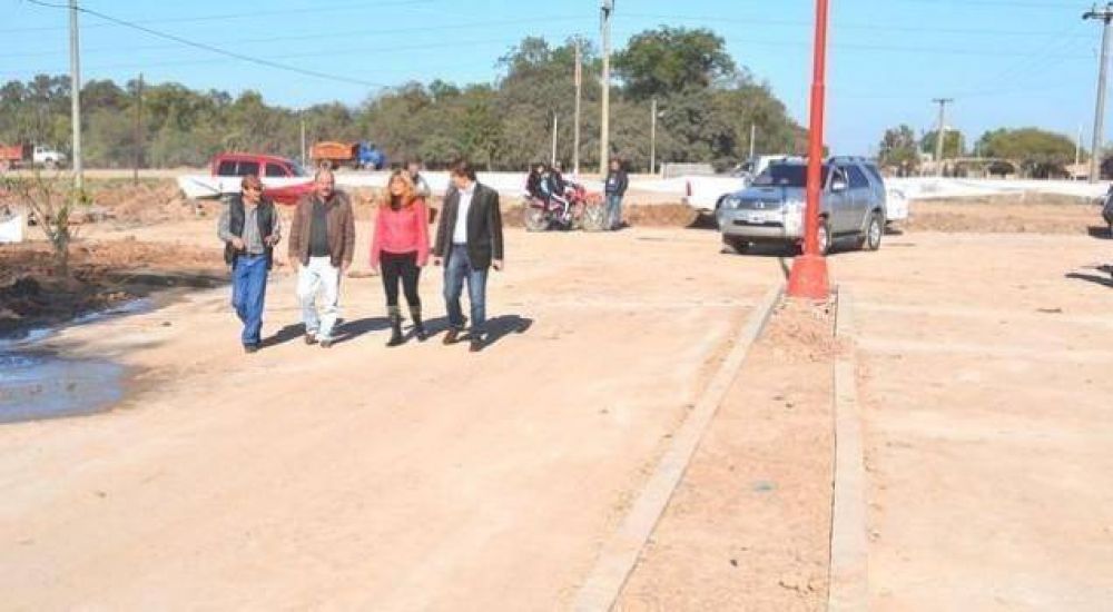  Vecinos de avenida Urquiza preocupados por los costos de la obra