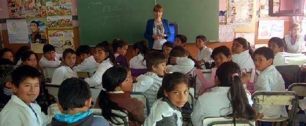 Escuelas lomenses se suman a un programa municipal de reciclado