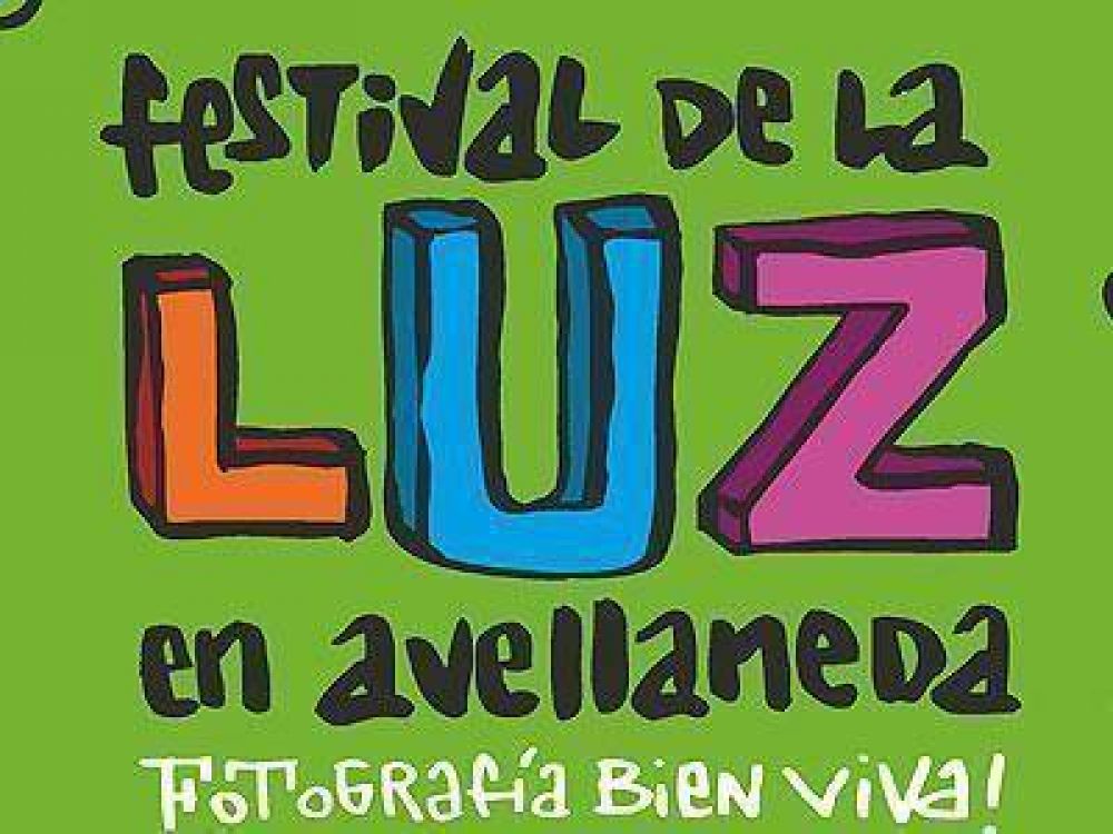 El Festival de la Luz desembarc� en Avellaneda