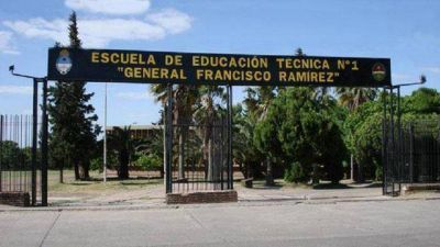 Paran�: madre de joven golpeada en escuela espera respuestas