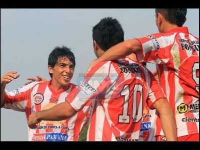 Atl�tico Paran� se flore� en su estreno en el Argentino B