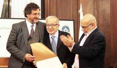 Reconocen a Octavio Carsen