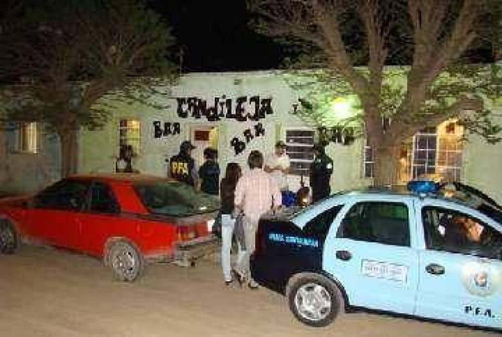 En Toay, la Federal allan� bar donde se ejerc�a la prostituci�n y rescat� cuatro mujeres