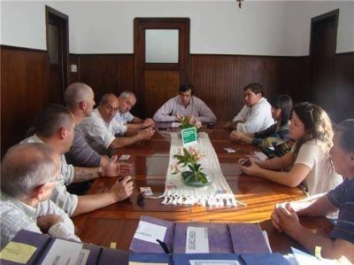 Vecinos se reunieron con el intendente por la ruta 65