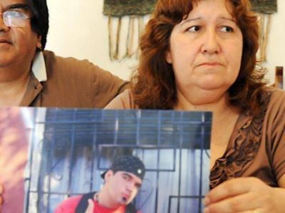 Una pareja reclama que se esclarezca el homicidio de su hijo